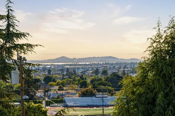 $698,000 | 8622 Thermal Street, Oakland, CA 94605