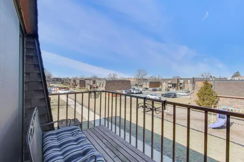 $207,500 | 717 Killarney Court, Unit 2D, Schaumburg, IL 60193