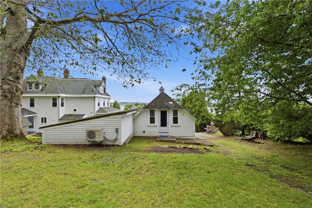 1660 Main Road Tiverton, RI 02878 - Photo 37 of 50