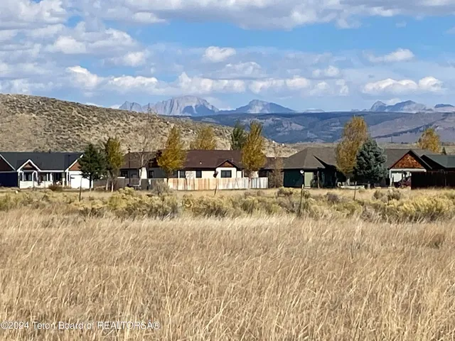 $135,000 | Lot 35 Cantlin Place, Pinedale, WY 82941