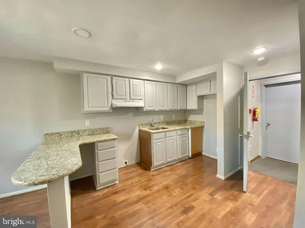$2,100 | 713 Walnut Street, Unit 3F, Philadelphia, PA 19106