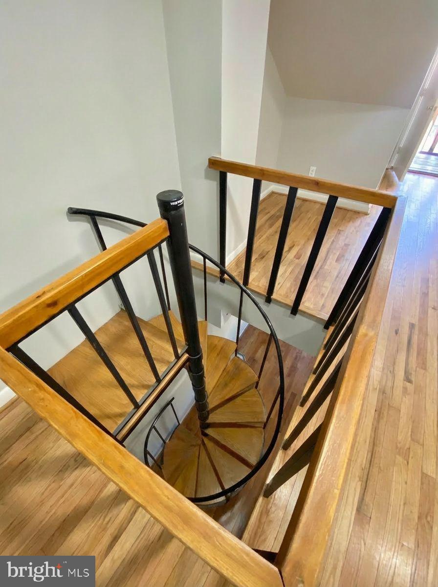 713 Walnut Street, Unit 3F Philadelphia, PA 19106 - Photo 9 of 12 a view of an entryway