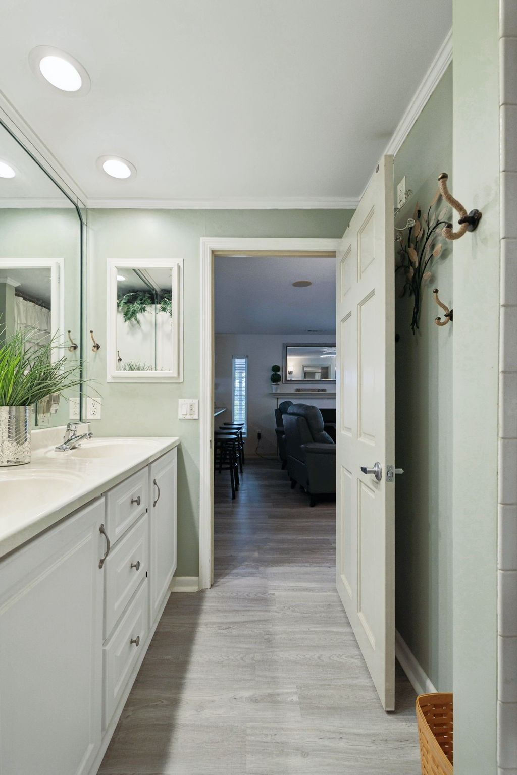 617 Still Point Road Smithville, TN 37166 - Photo 49 of 72 a en suite bathroom with a double vanity sink and a mirror