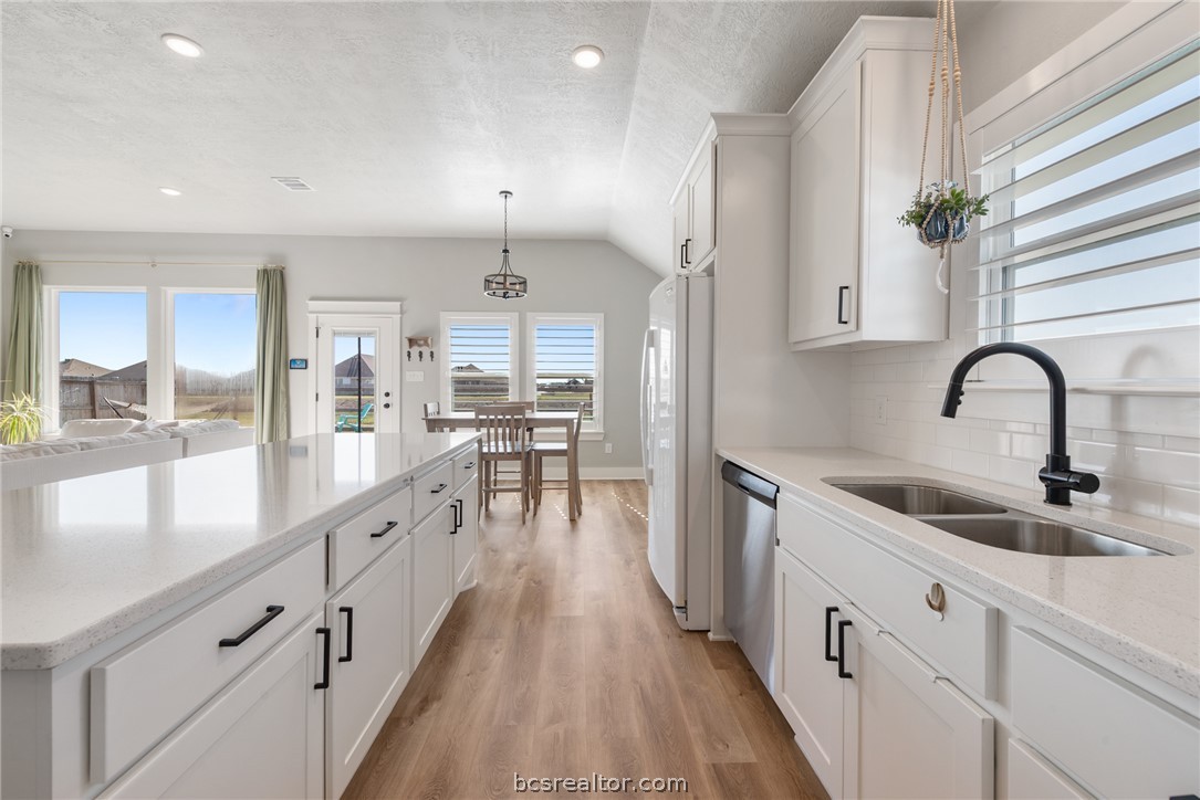 244 Brazos Bend Snook, TX 77879 - Photo 11 of 33