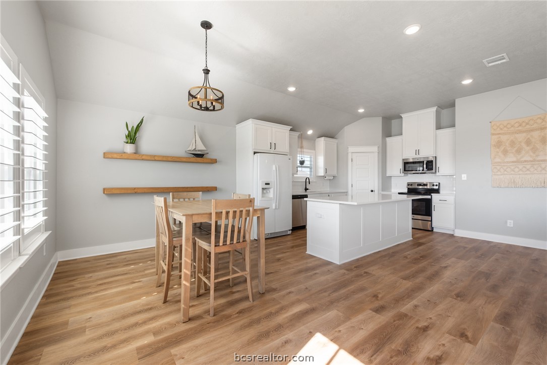 244 Brazos Bend Snook, TX 77879 - Photo 13 of 33