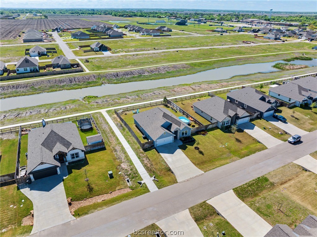 244 Brazos Bend Snook, TX 77879 - Photo 2 of 33