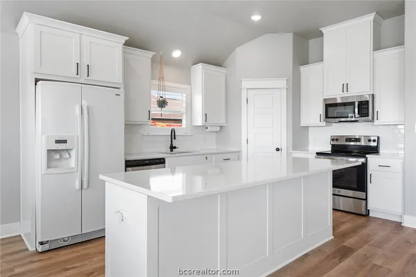 $284,900 | 244 Brazos Bend, Snook, TX 77879