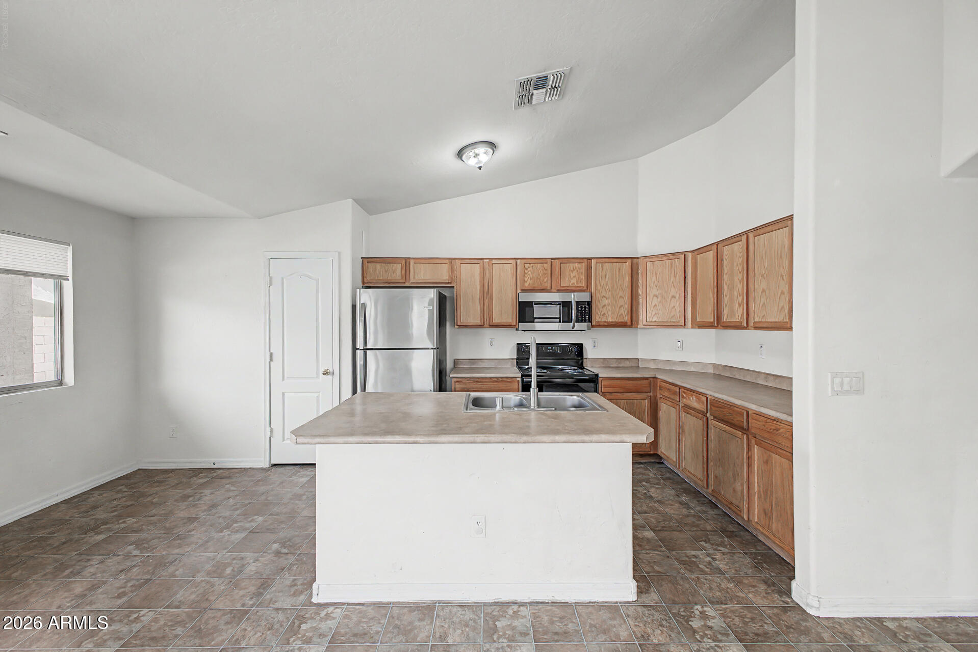 3234 West Pecan Road Phoenix, AZ 85041 - Photo 2 of 23 15 - Pecan