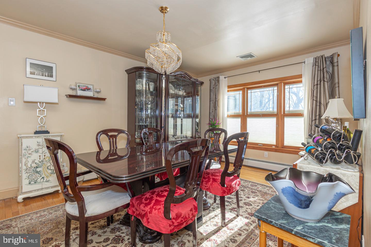 612 Double Woods Road Langhorne, PA 19047 - Photo 8 of 44 a dining room with furniture and window