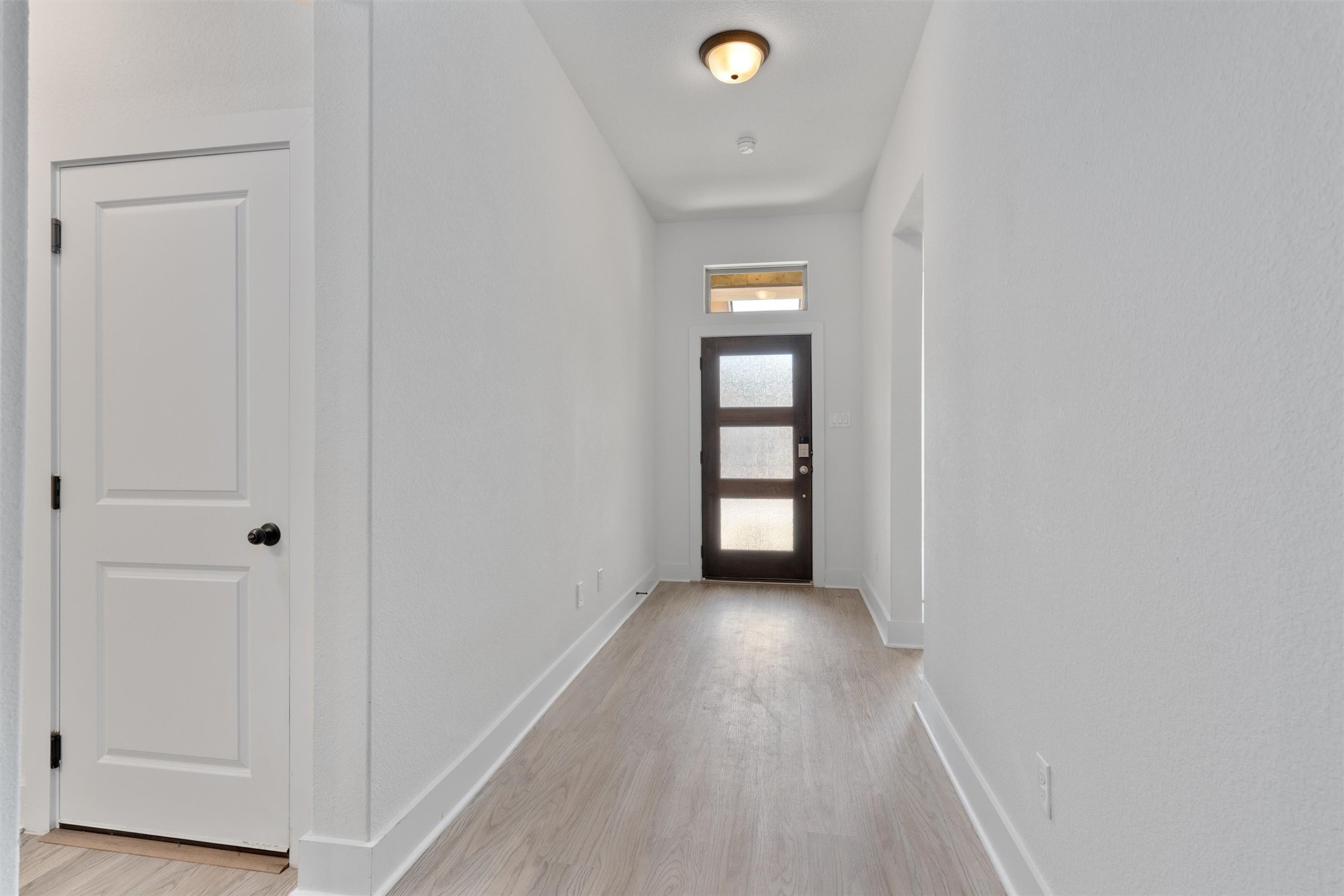 1001 Wolf Hollow Drive Georgetown, TX 78628 - Photo 3 of 35