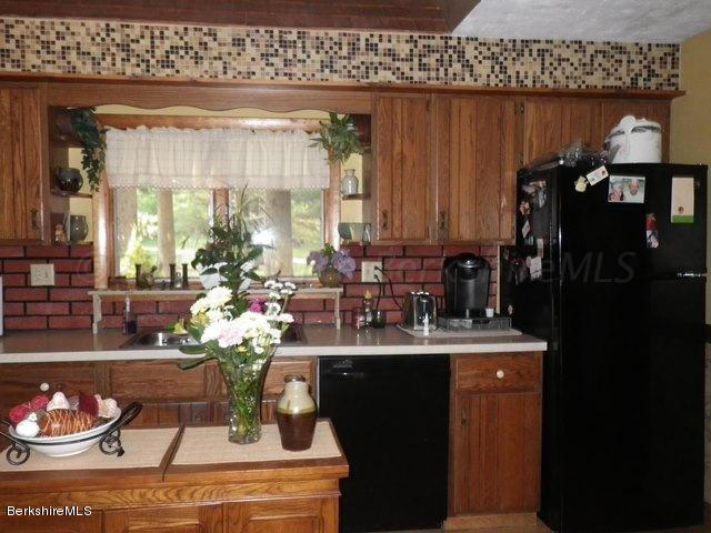 90 Natural Bridge Road North Adams, MA 01247 - Photo 4 of 16 kitchen3