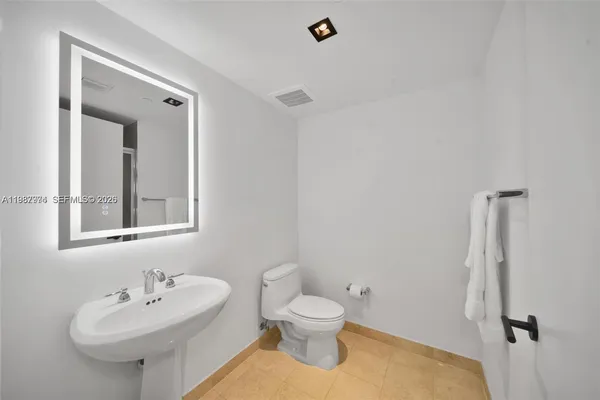 $10,000 | 1830 South Ocean Drive, Unit 4704, Hallandale Beach, FL 33009