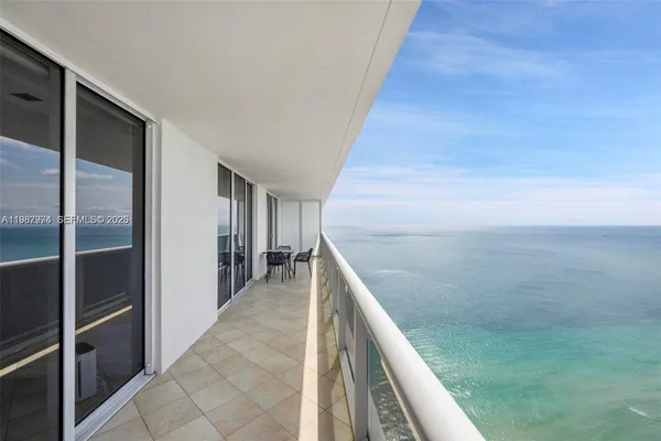 $10,000 | 1830 South Ocean Drive, Unit 4704, Hallandale Beach, FL 33009