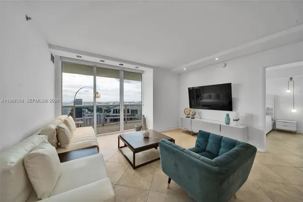 $10,000 | 1830 South Ocean Drive, Unit 4704, Hallandale Beach, FL 33009