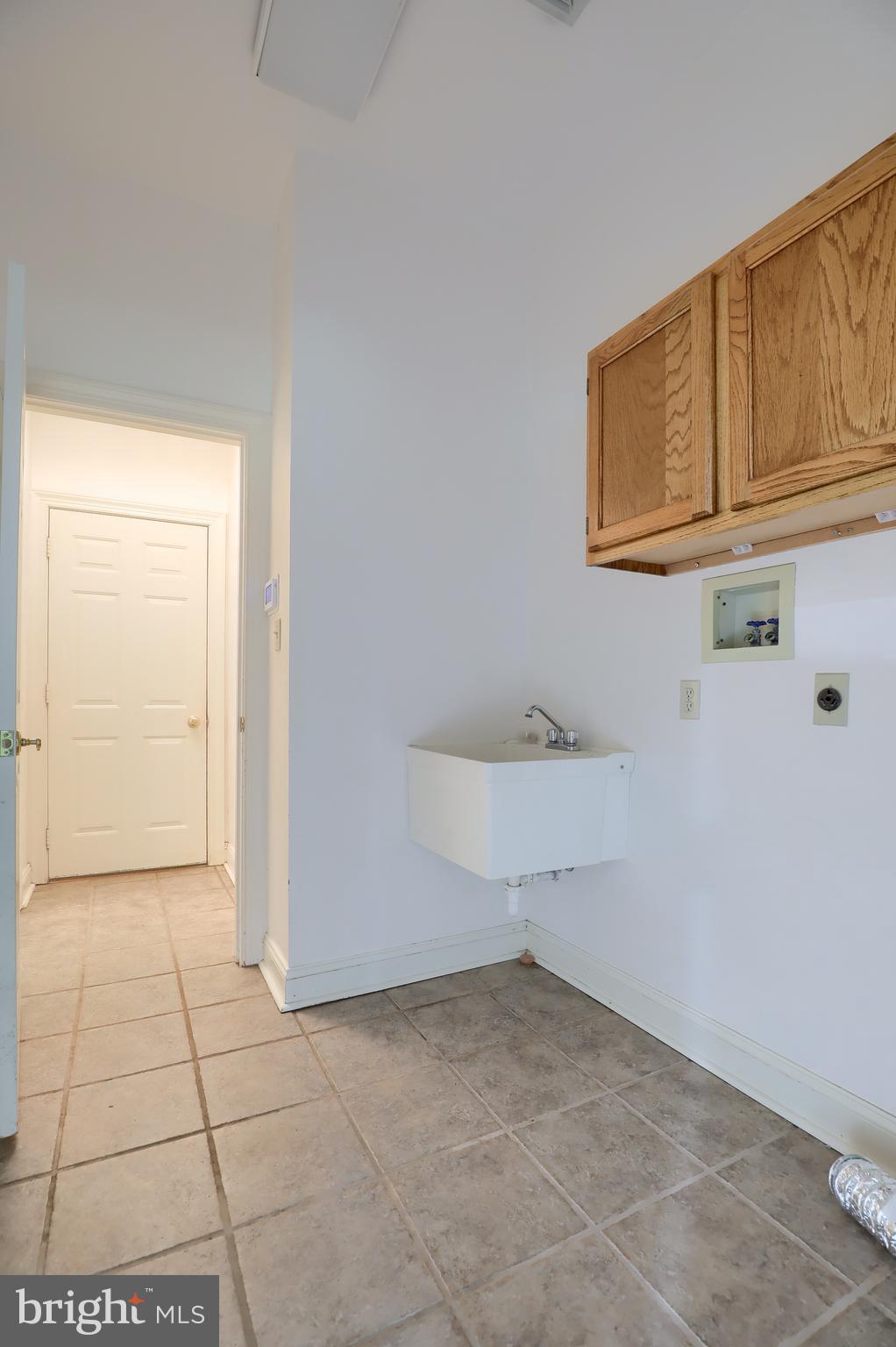 2281 Butter Road Lancaster, PA 17601 - Photo 11 of 34