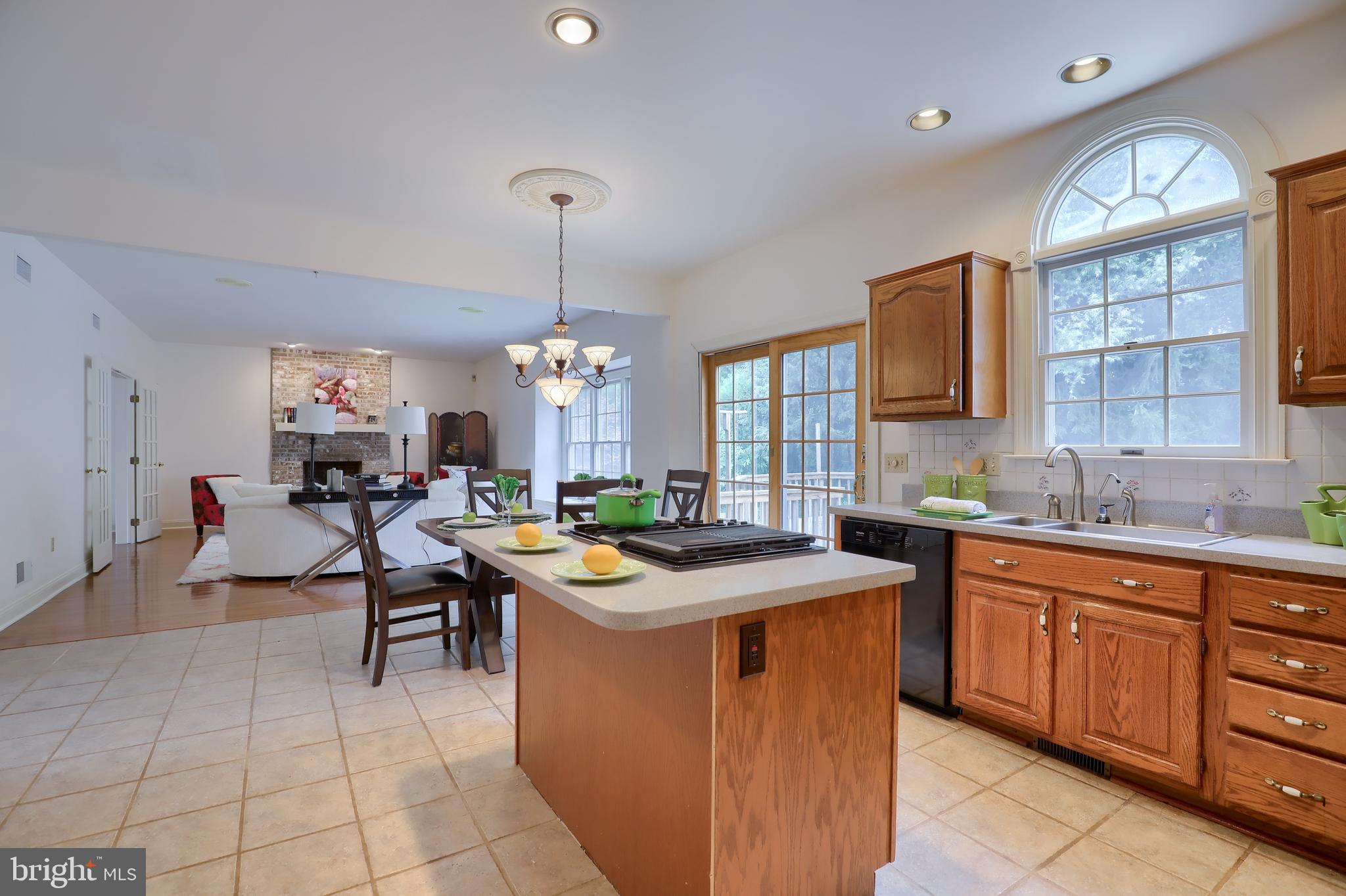 2281 Butter Road Lancaster, PA 17601 - Photo 3 of 34