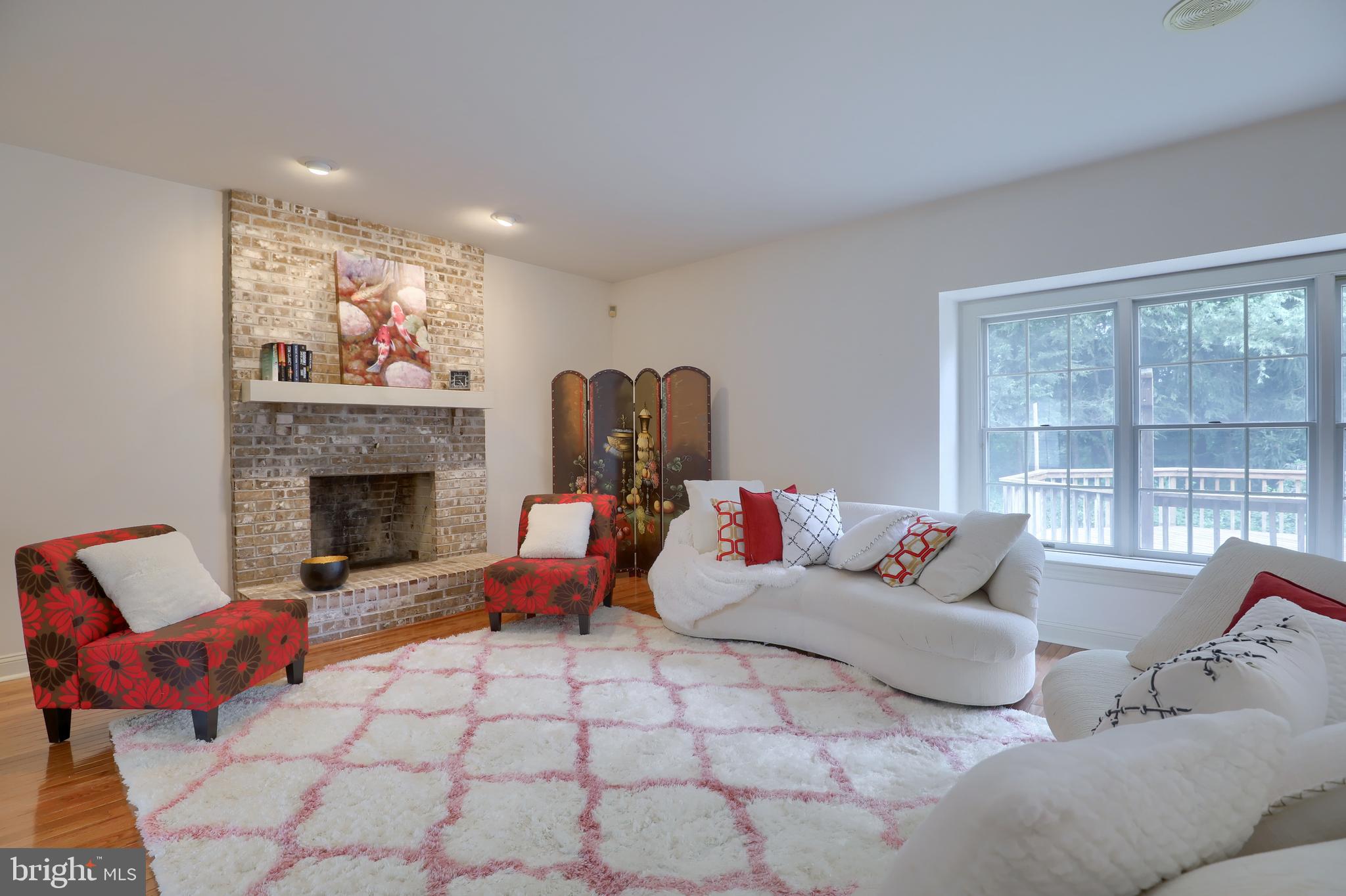 2281 Butter Road Lancaster, PA 17601 - Photo 4 of 34