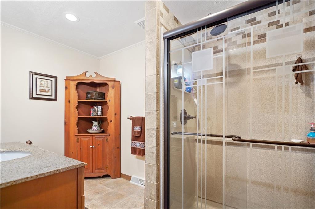 2329 Dinner Bell - 5 Forks Road Farmington, PA 15437 - Photo 14 of 25 Master Bath