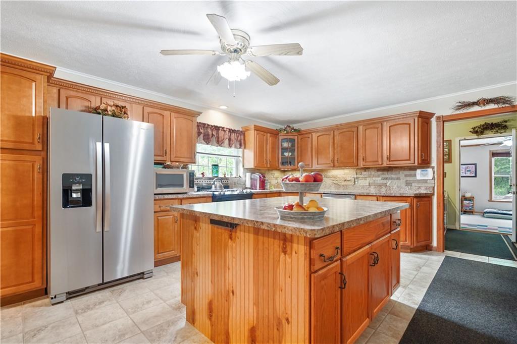 2329 Dinner Bell - 5 Forks Road Farmington, PA 15437 - Photo 4 of 25 Great for entertaining guests!