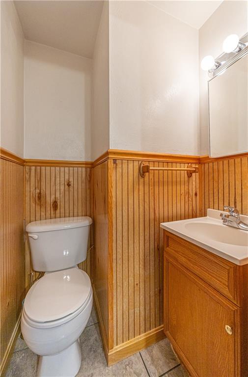 103 Cherry Valley Road Pittsburgh, PA 15221 - Photo 18 of 29 a bathroom with a toilet and a sink
