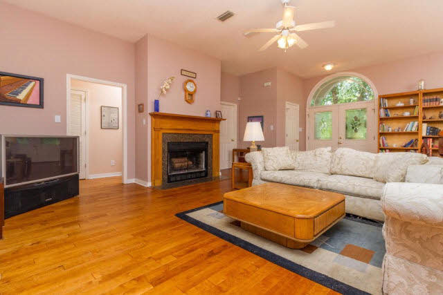 29265 Leiterman Road Elberta, AL 36530 - Photo 8 of 40 Living Room