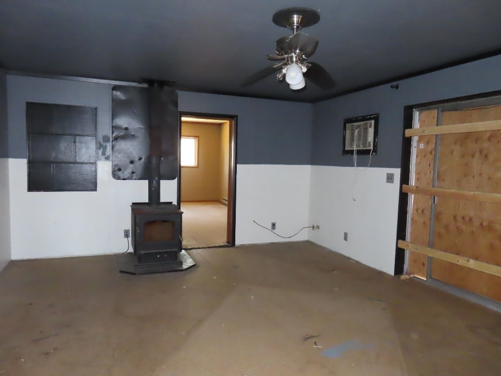 1939 Lichens Road Montague, CA 96064 - Photo 5 of 12 Gallery Image 5