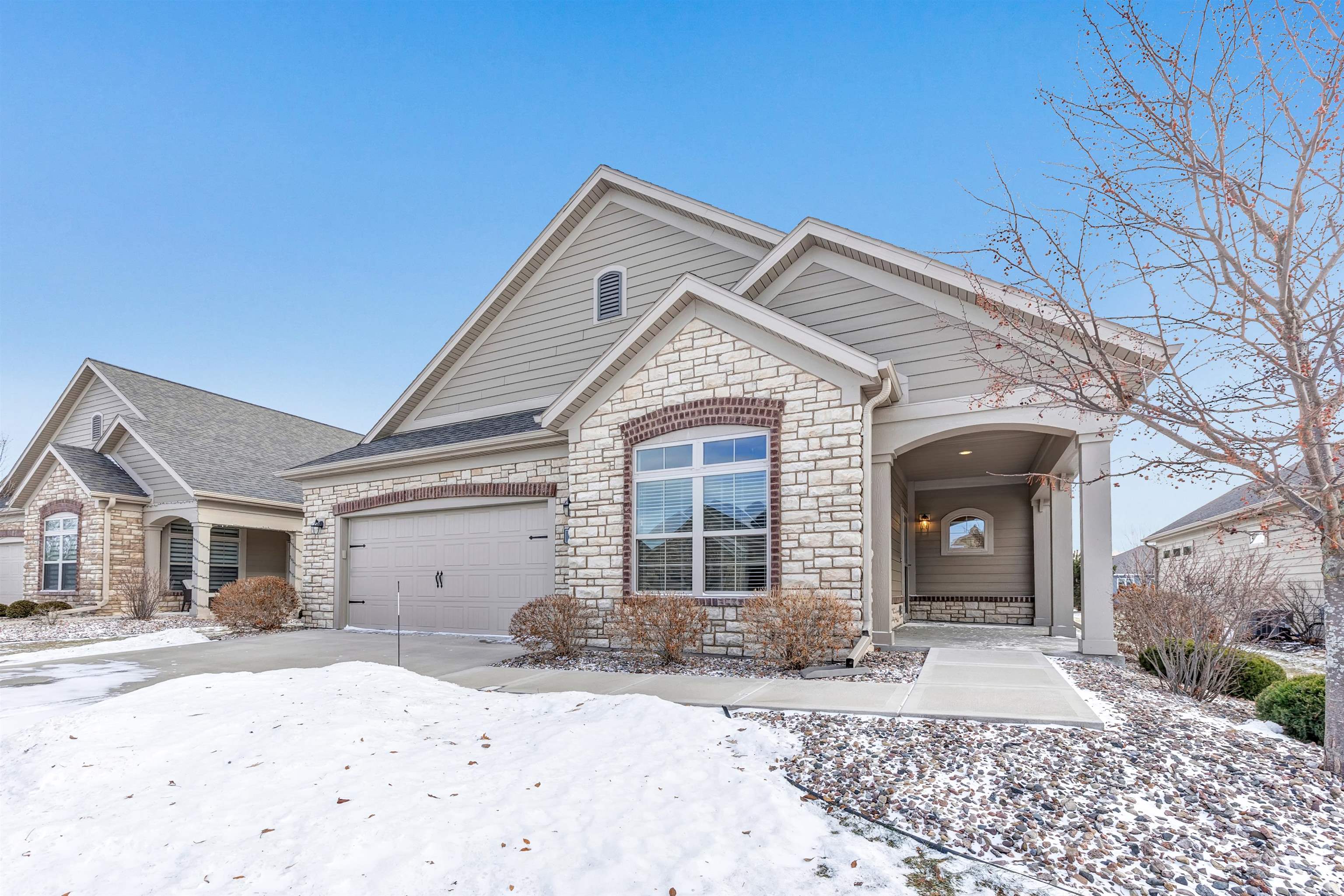 210 Bedford Road Green Bay, WI 54311 - Photo 1 of 37