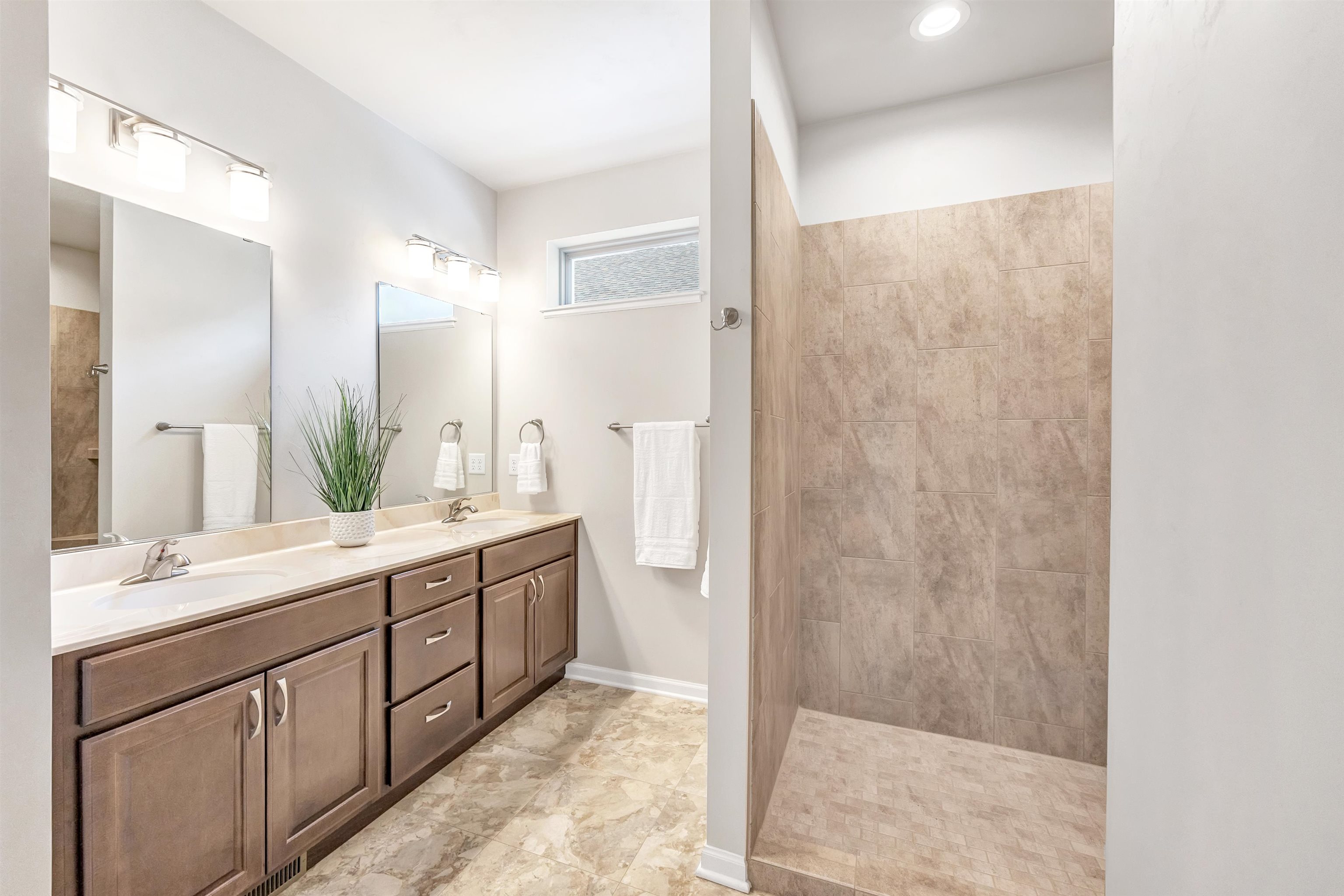 210 Bedford Road Green Bay, WI 54311 - Photo 24 of 37