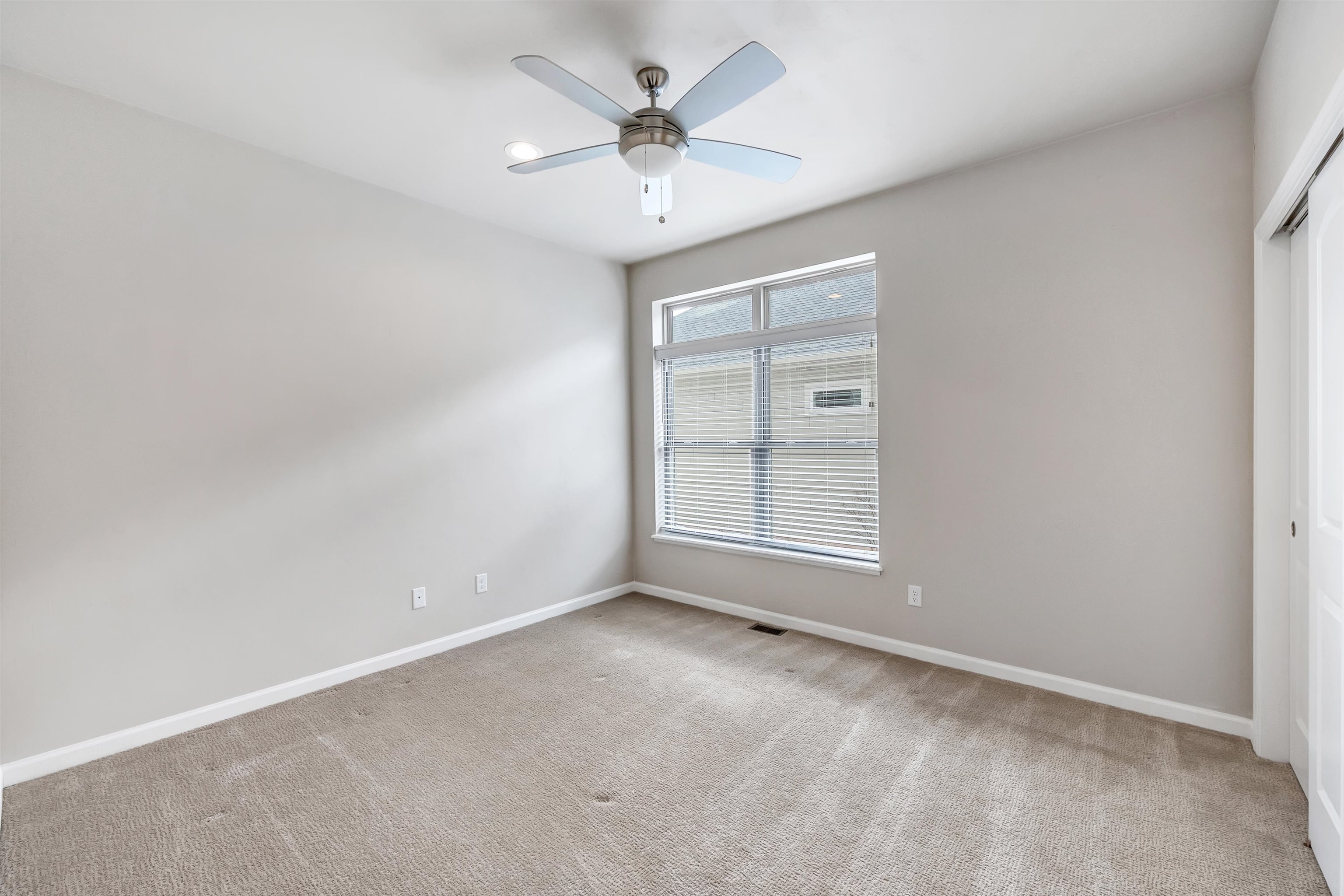 210 Bedford Road Green Bay, WI 54311 - Photo 27 of 37