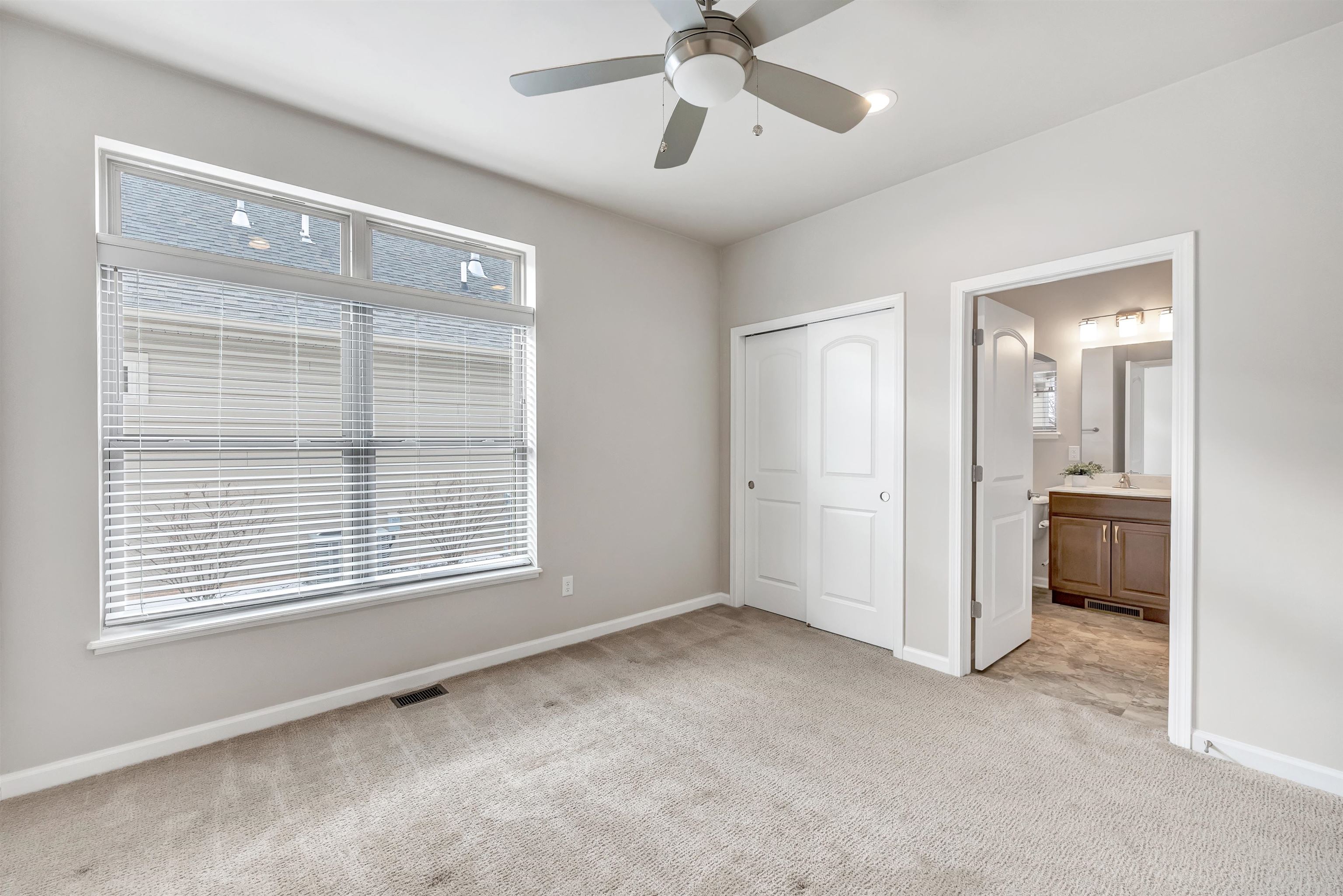 210 Bedford Road Green Bay, WI 54311 - Photo 28 of 37