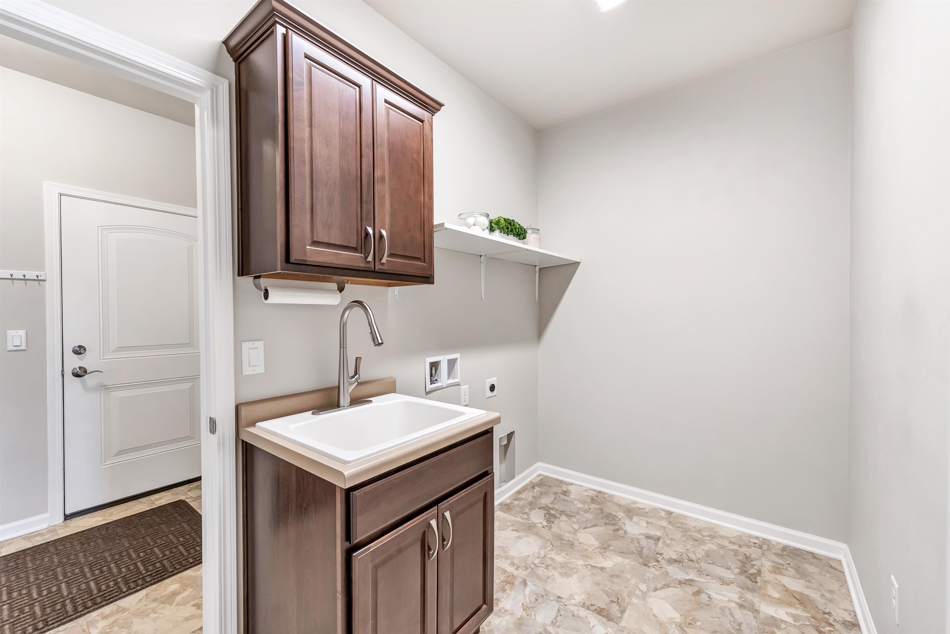 210 Bedford Road Green Bay, WI 54311 - Photo 33 of 37