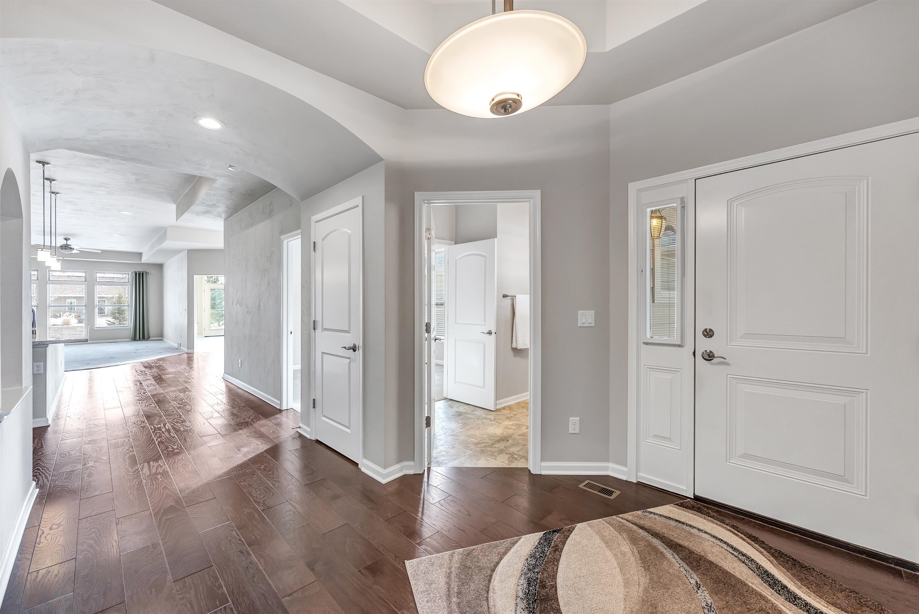 210 Bedford Road Green Bay, WI 54311 - Photo 5 of 37