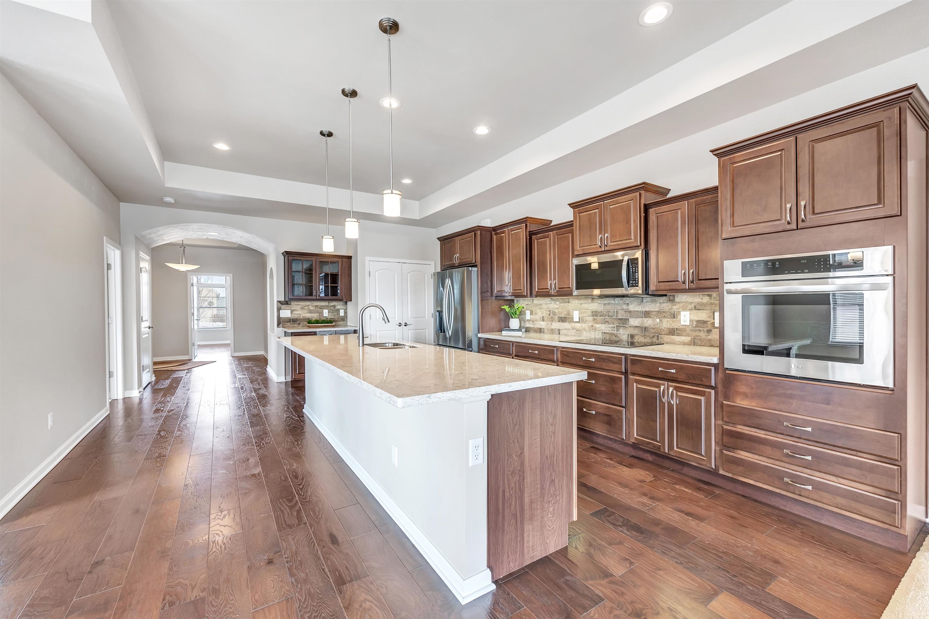 210 Bedford Road Green Bay, WI 54311 - Photo 7 of 37