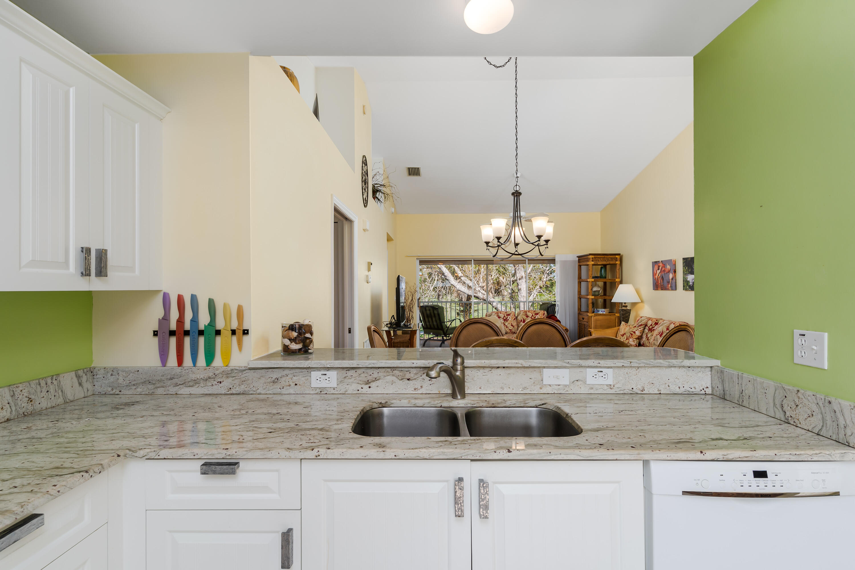 8065 Tiger Cove, Unit 1611 Naples, FL 34113 - Photo 20 of 40 Kitchen