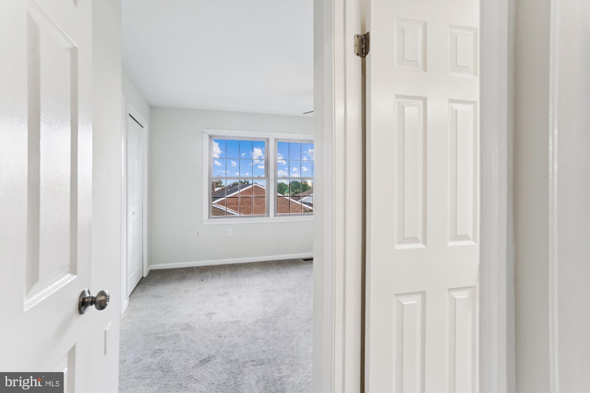 945 South Scott Street Arlington, VA 22204 - Photo 22 of 39 a view of an empty room