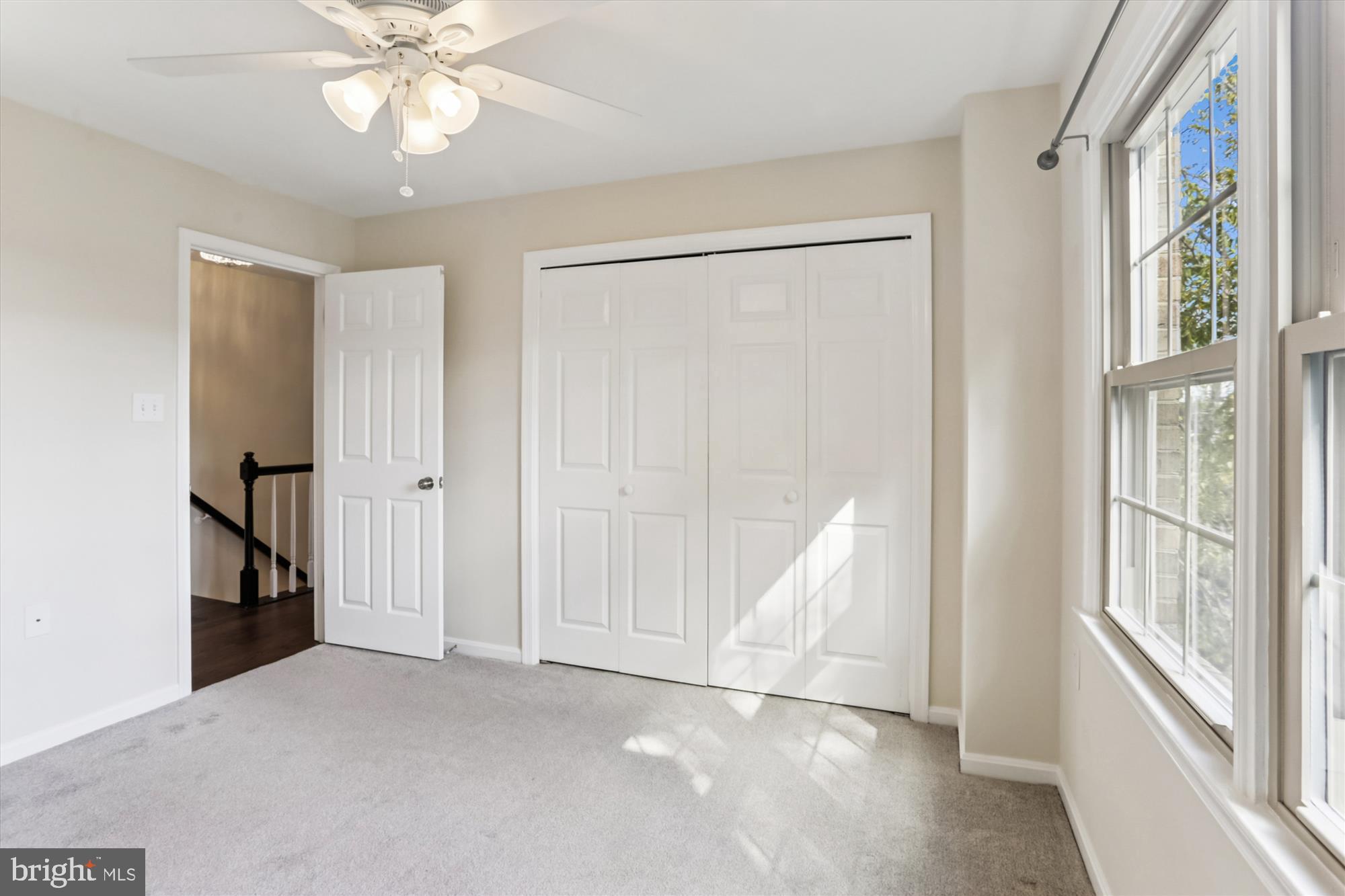 945 South Scott Street Arlington, VA 22204 - Photo 29 of 39 a view of an empty room with a window