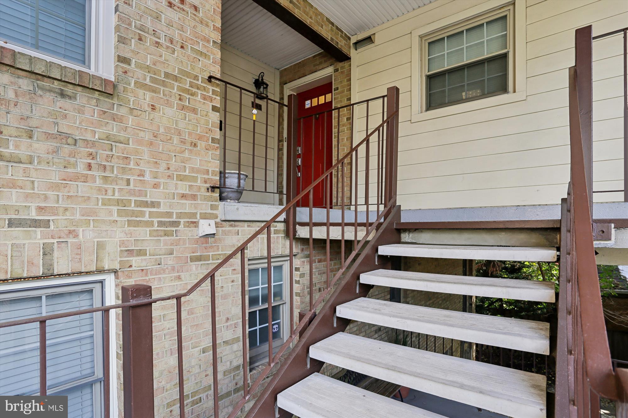 945 South Scott Street Arlington, VA 22204 - Photo 39 of 39 a view of entryway