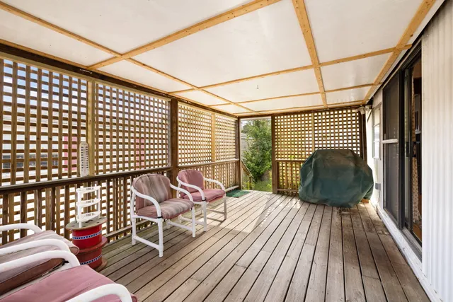 a view of an outdoor space