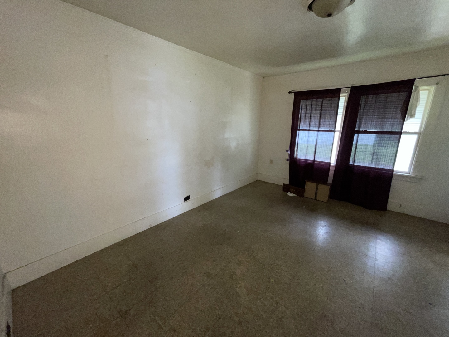 552 West Center Street Decatur, IL 62526 - Photo 13 of 26 an empty room with windows