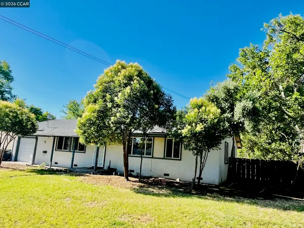 $260,000 | 2085 Acwron Drive, Red Bluff, CA 96080