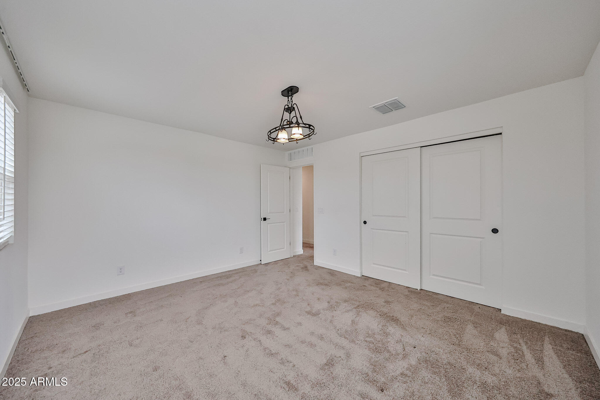 509 East Elm Lane Avondale, AZ 85323 - Photo 22 of 40 a view of an empty room