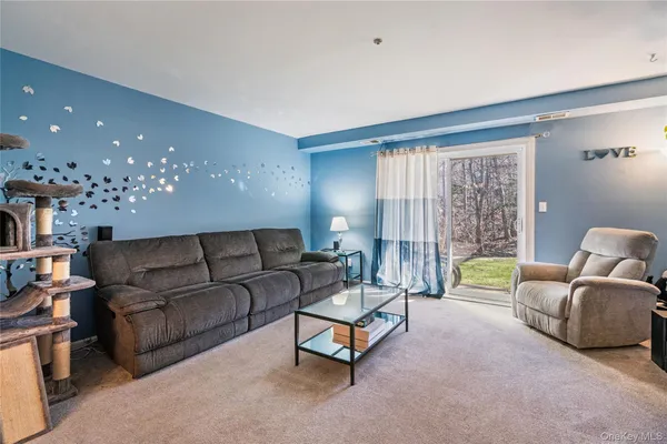 $299,990 | 7 Maple Court, Unit 7, Selden, NY 11784