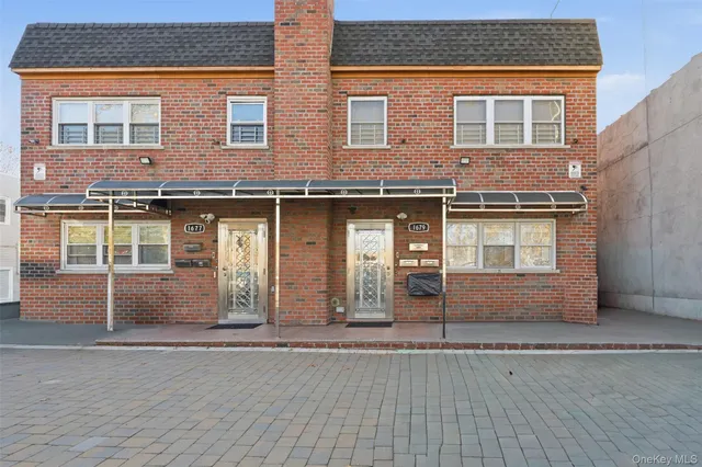 a view of outdoor space yard and front view of a house