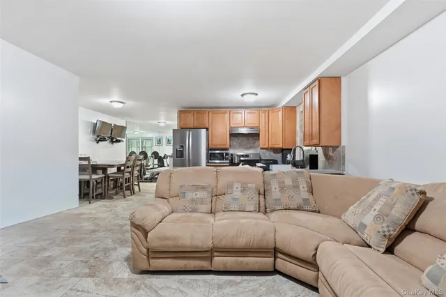 $979,000 | 1679 Unionport Road | Van Nest