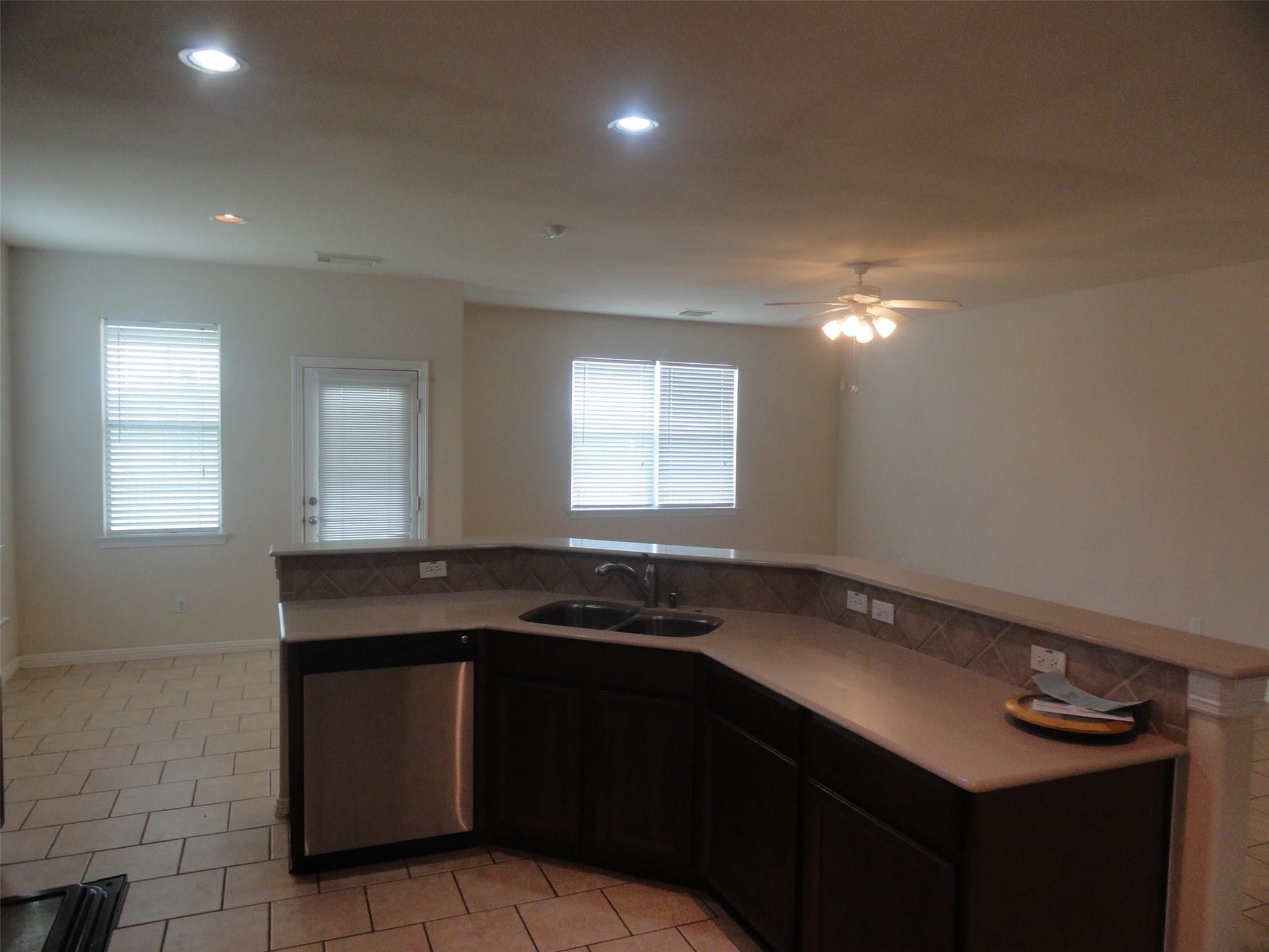 3102 Avory Ridge Lane Pearland, TX 77581 - Photo 6 of 9