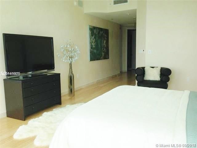 $2,100,000 | 16047 Collins Avenue, Unit 3103, Sunny Isles Beach, FL 33160