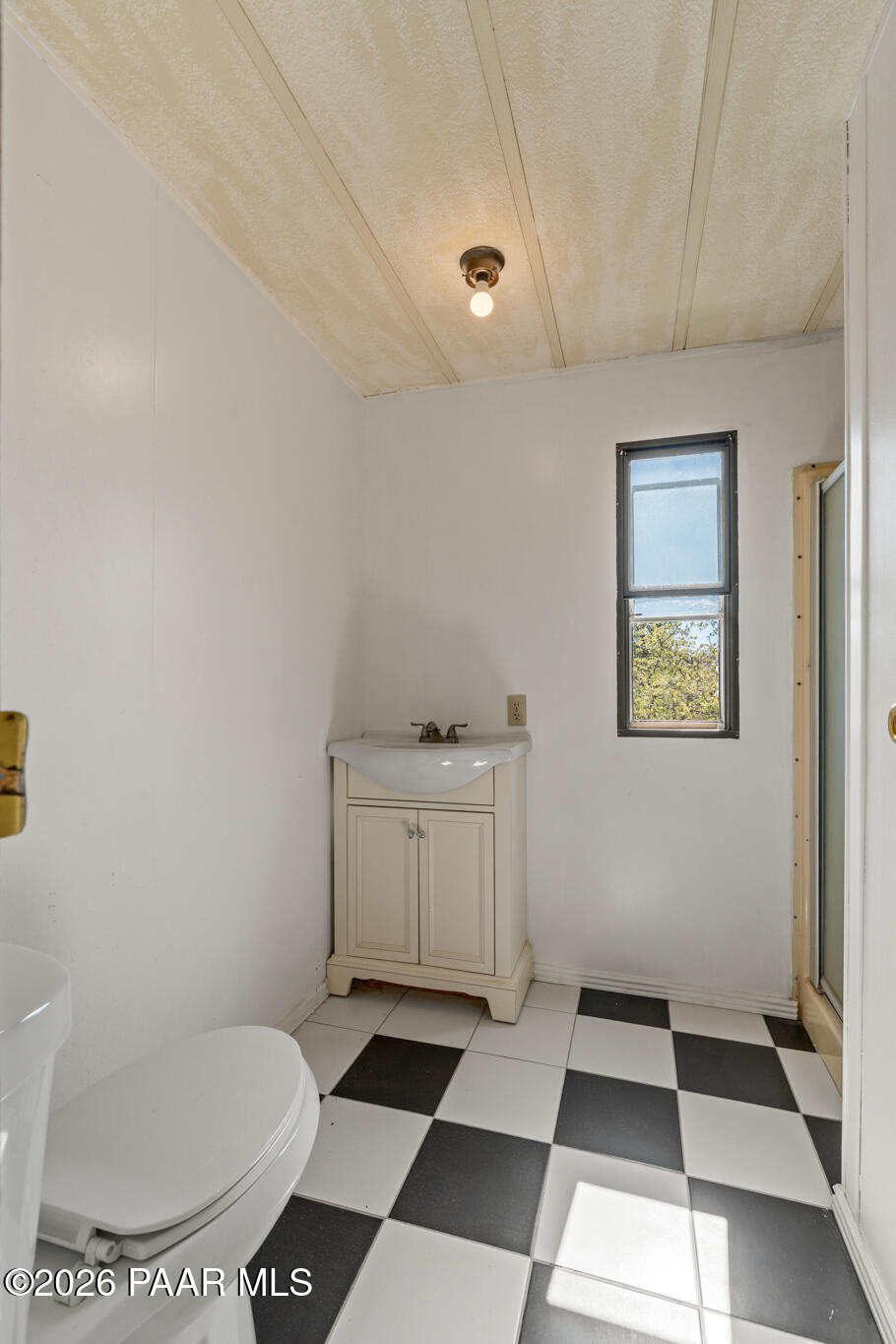 1526 Private Road Prescott, AZ 86301 - Photo 17 of 27 Bathroom 2 - 1526 Private Dr