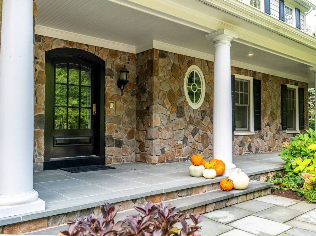 7 Beard Way Needham, MA 02492 - Photo 3 of 42