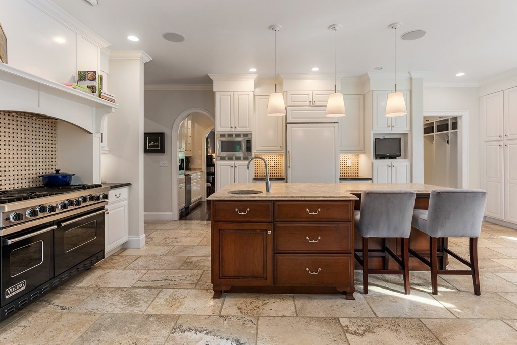 7 Beard Way Needham, MA 02492 - Photo 9 of 42