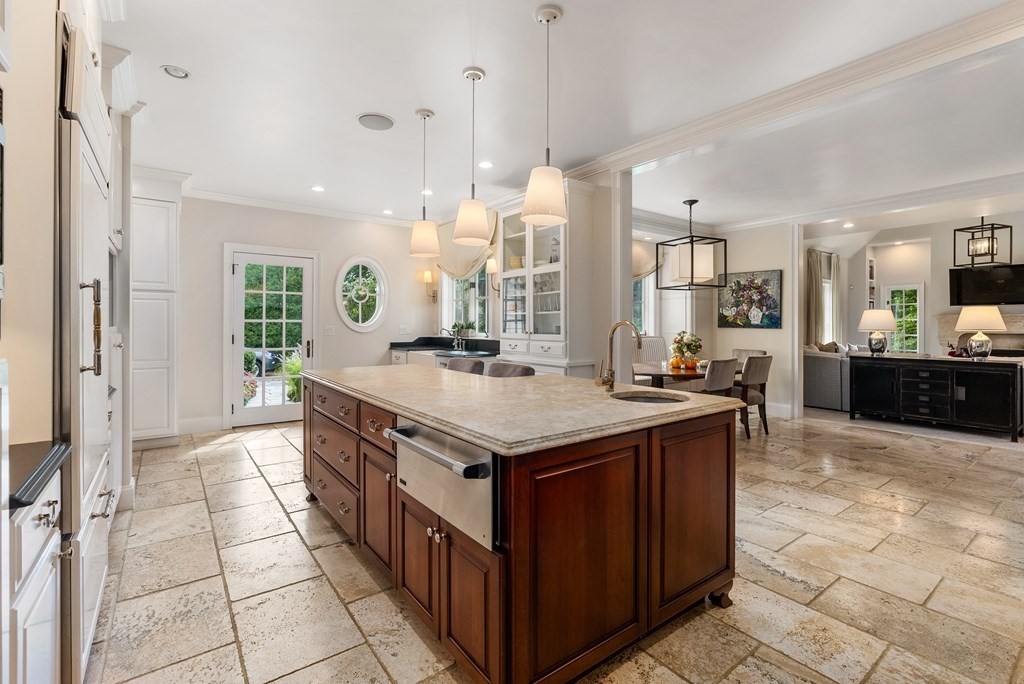 7 Beard Way Needham, MA 02492 - Photo 10 of 42